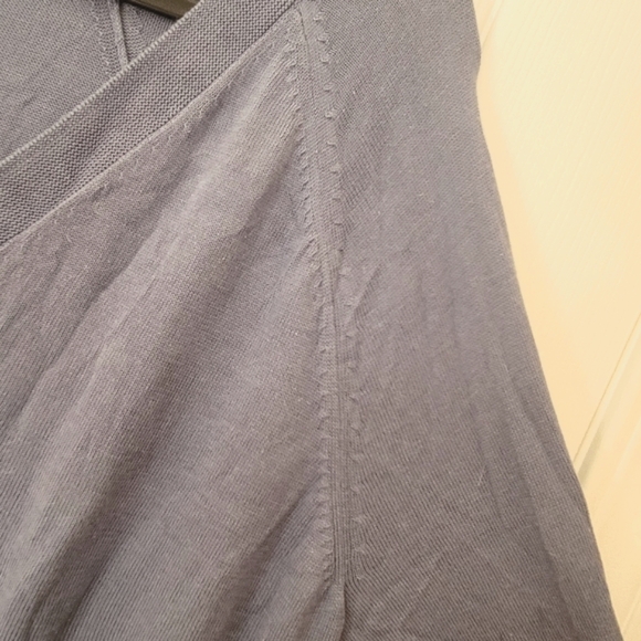 Banana Republic Forever Sweater Women's V Neck Sweater - Picture 5 of 5